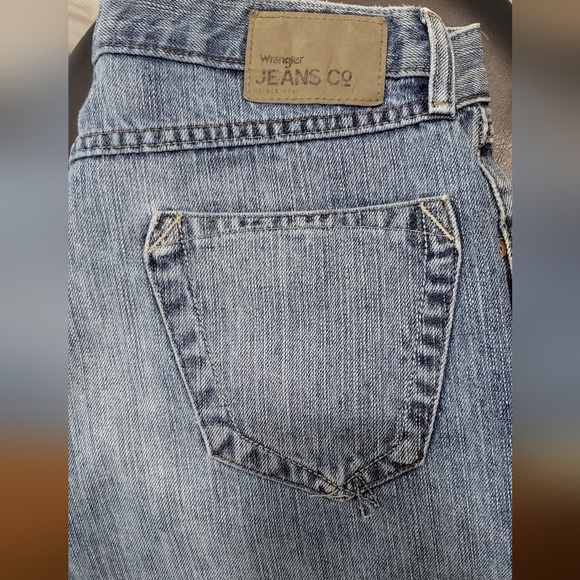 Men's Wrangler Jeans Co. Relaxed Fit Boot Cut Denim Jeans - Picture 4 of 6